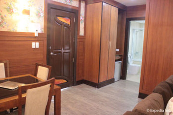 Room 63 of 82