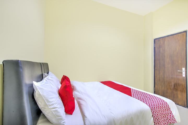 Room 9 of 29