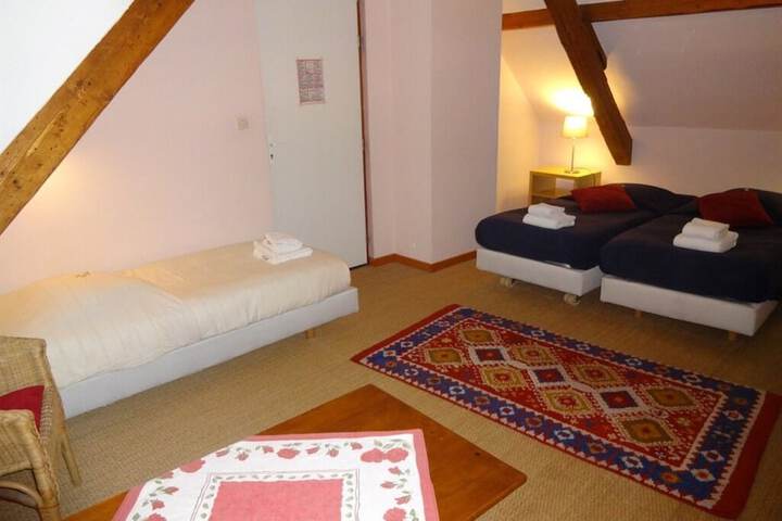 Room 10 of 31