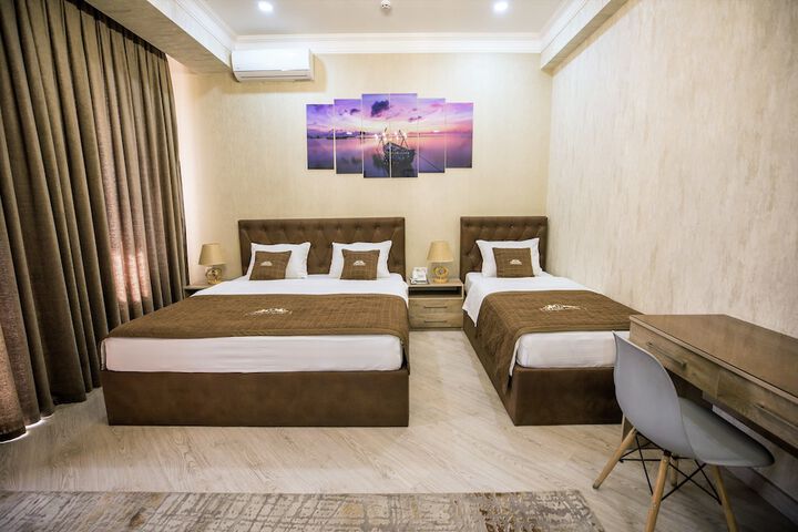 Room 26 of 82