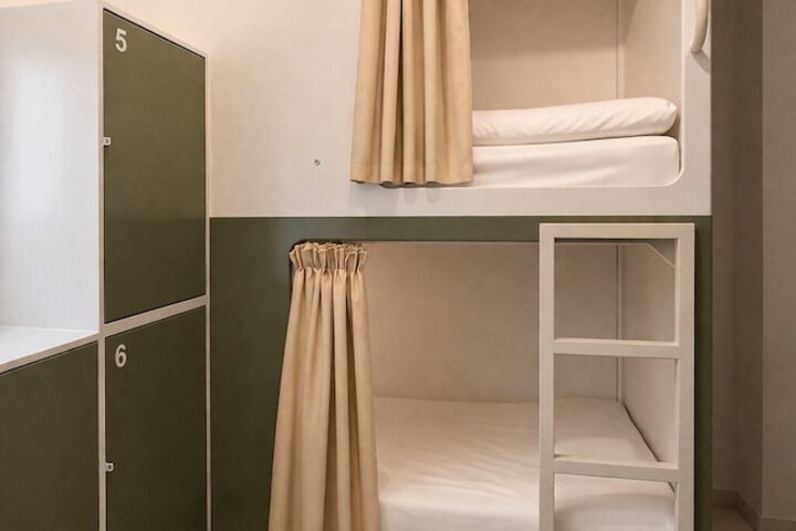 Room 14 of 34