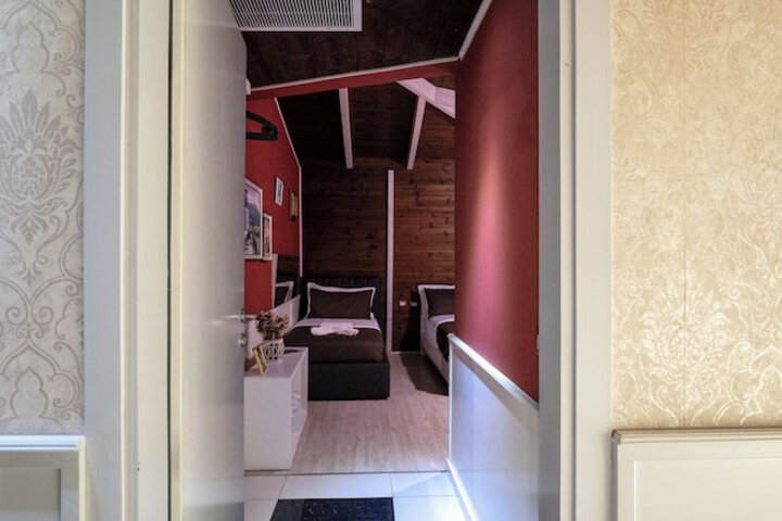 Room 13 of 188