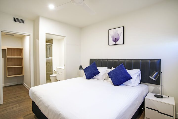 Room 4 of 38