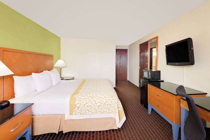Standard | King Bed (27 of 29)