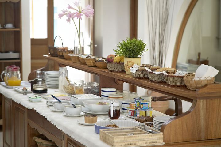Dining 36 of 46