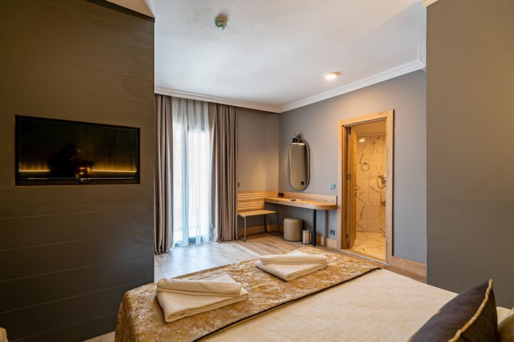 Room 6 of 97