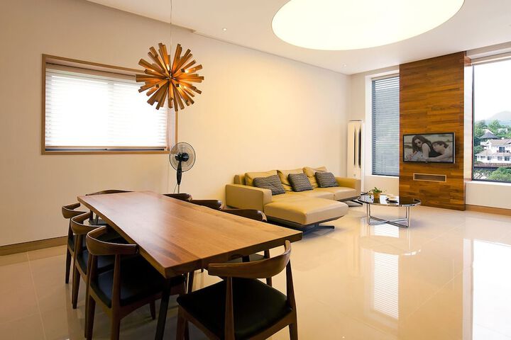 Room 6 of 34