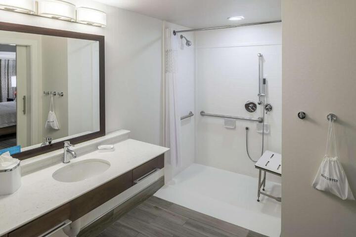 Room 34 of 47