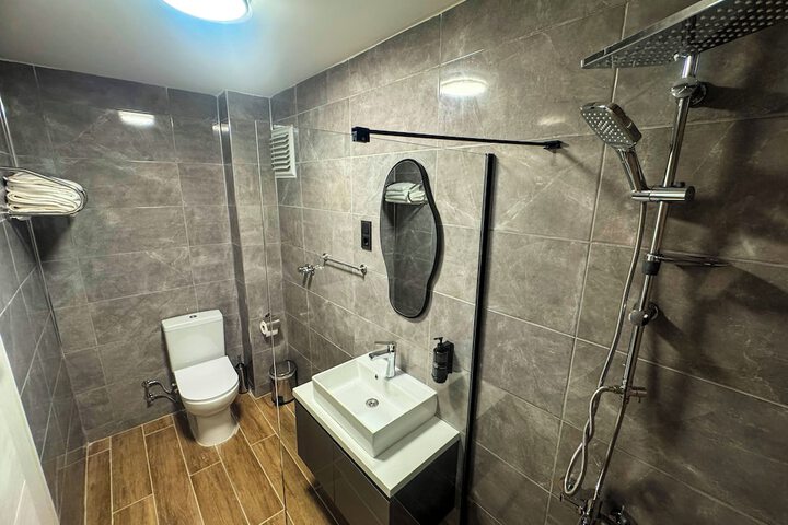 Room 16 of 21
