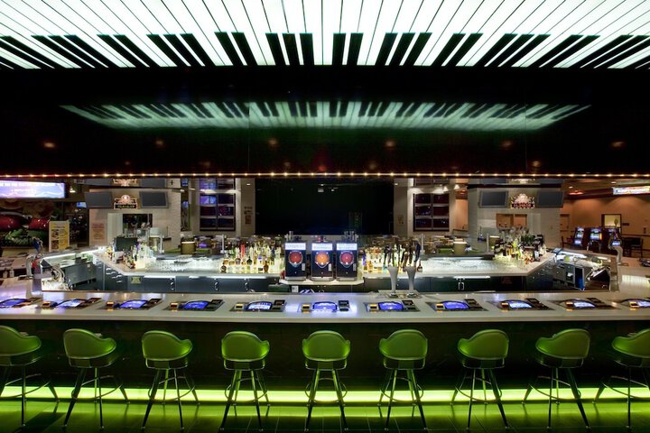 Lounge 43 of 59