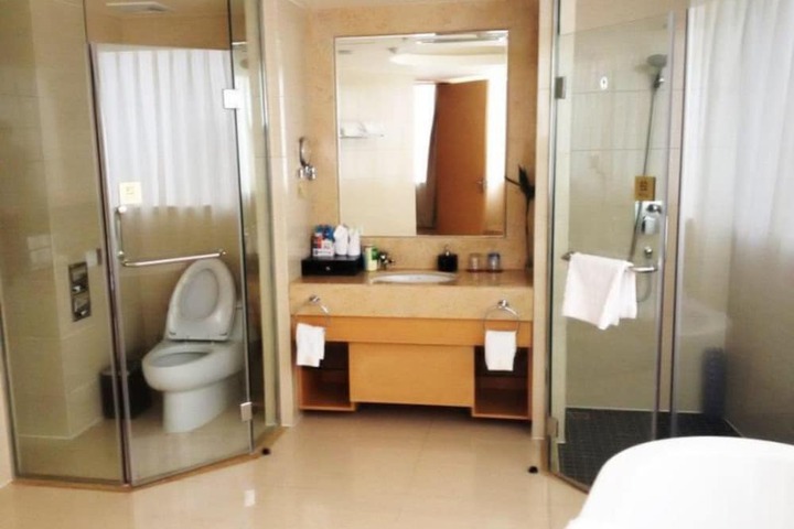 Room 14 of 17