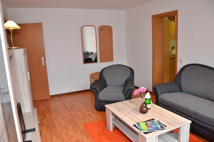 Room 15 of 33