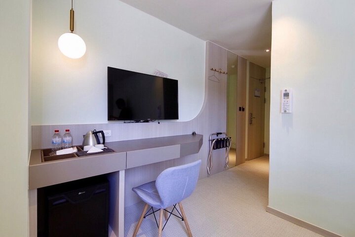 Room 15 of 65