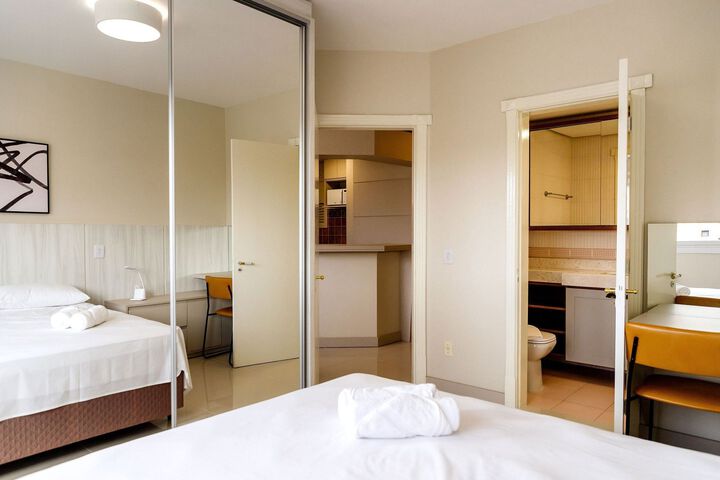 Room 27 of 34