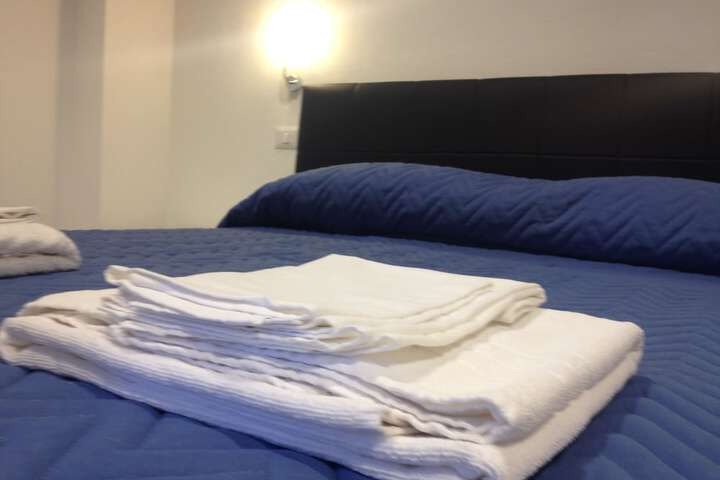 Room 9 of 32