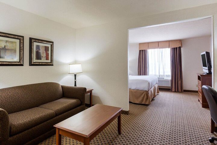 Room 8 of 25