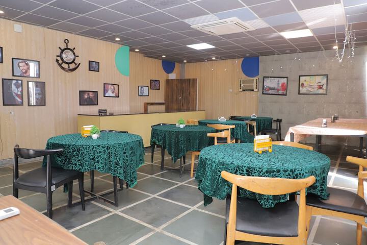 Dining 7 of 7