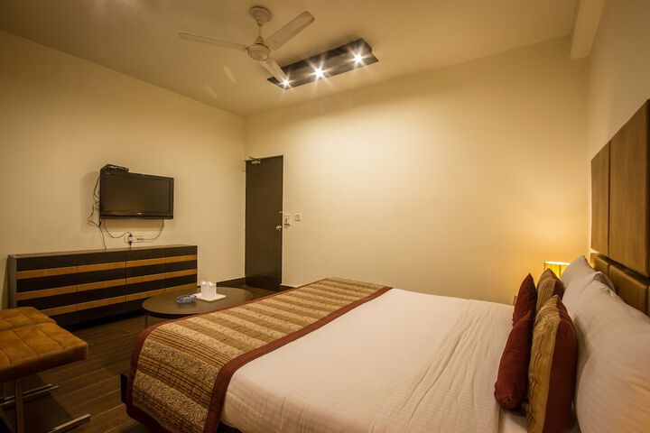 Room 13 of 52
