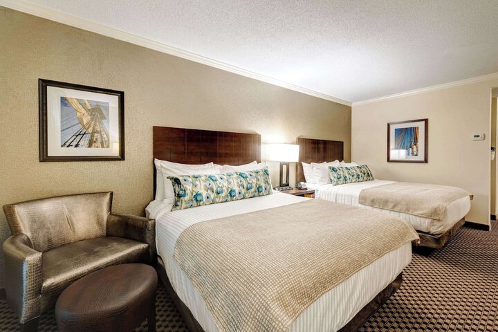 2 Queen Beds (5 of 8)