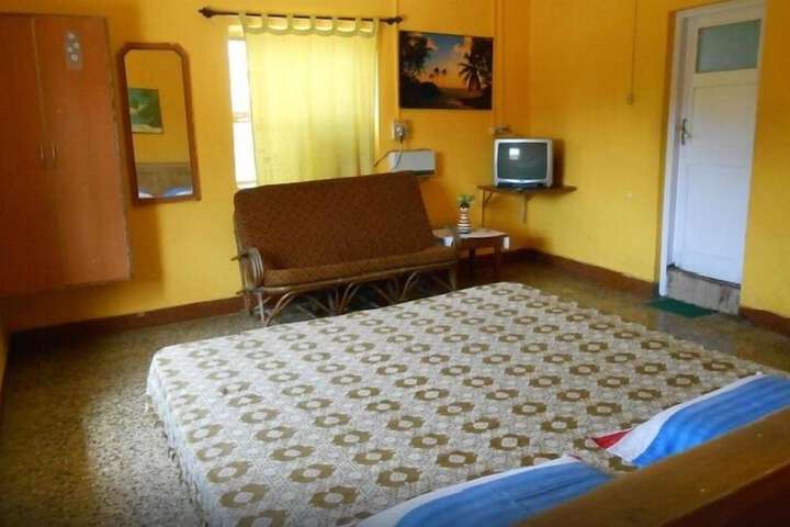 Room 2 of 3
