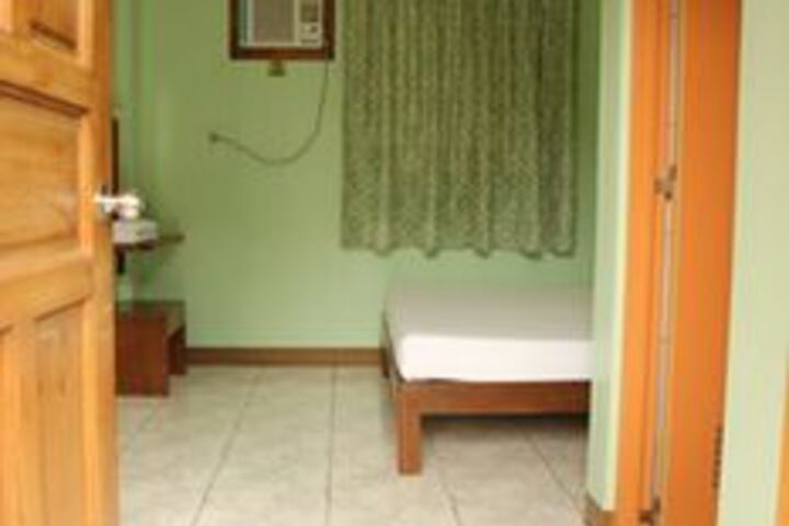 Room 12 of 35