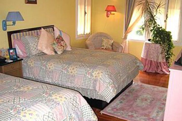 Room 4 of 18