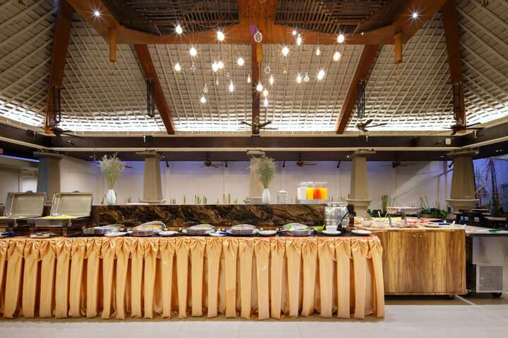 Dining 72 of 108