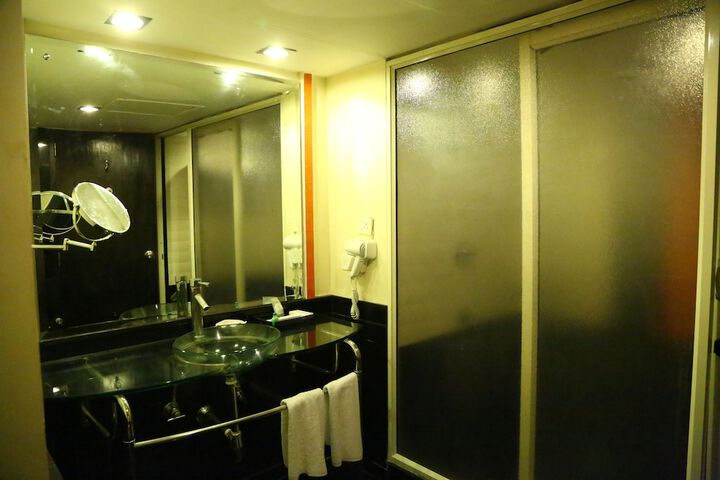 Clean Restrooms