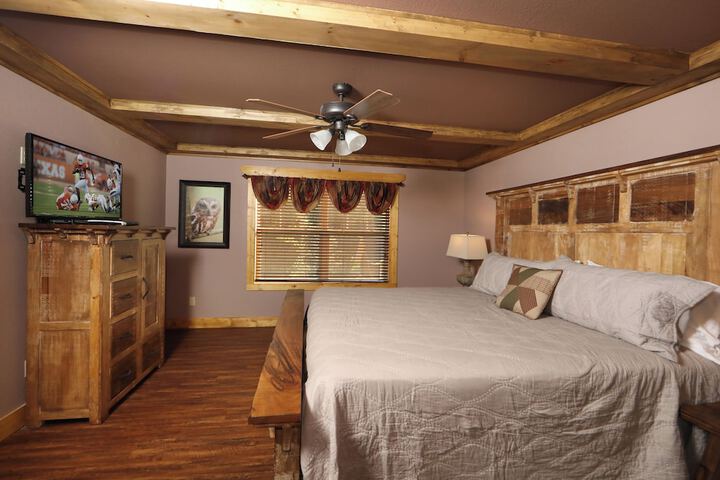 Room 3 of 61