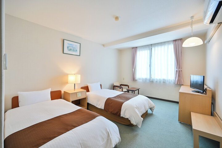 Room 7 of 36