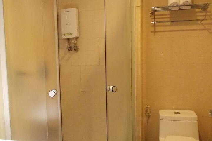 Room 9 of 47