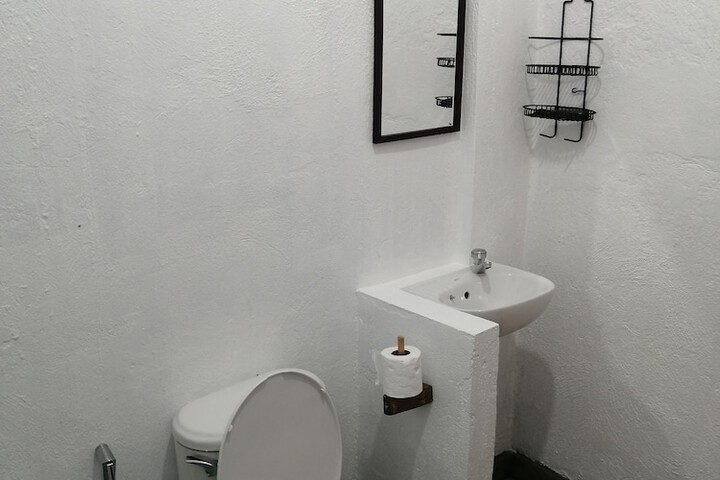 Room 73 of 102