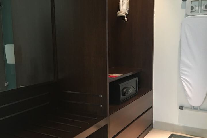Room 21 of 31
