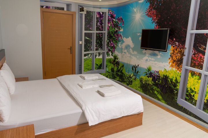Room 4 of 52