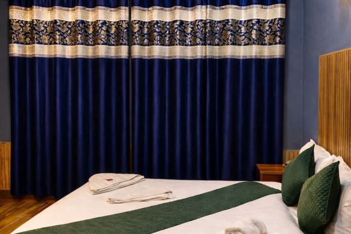 Room 2 of 22