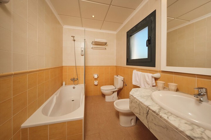 Clean Restrooms