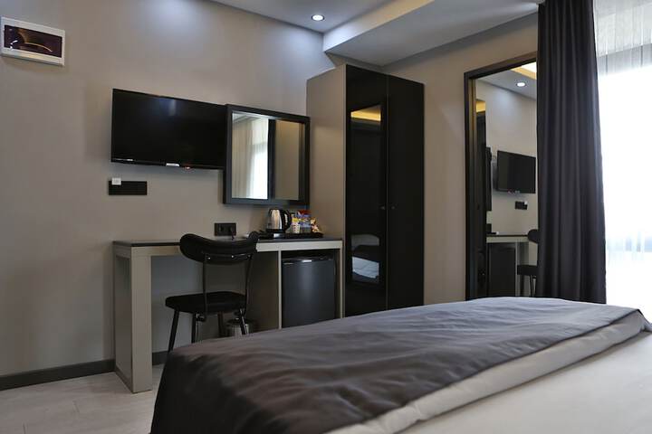 Room 32 of 45