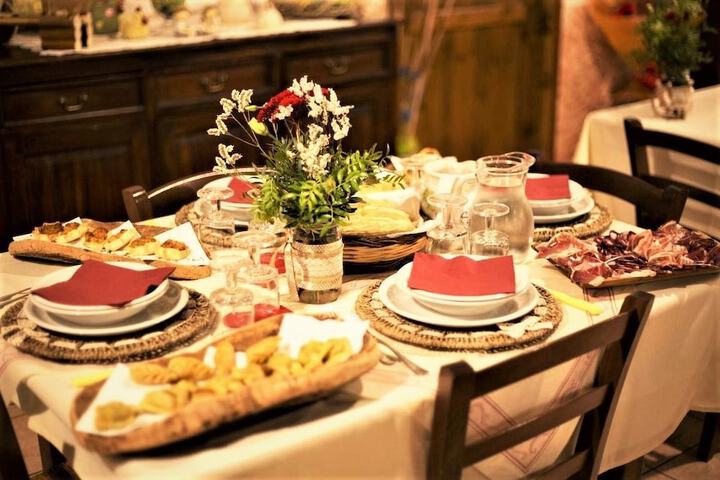 Dining 55 of 103