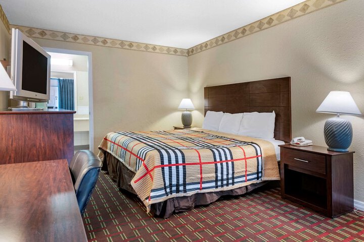 Upgrade King Bed (12 of 14)