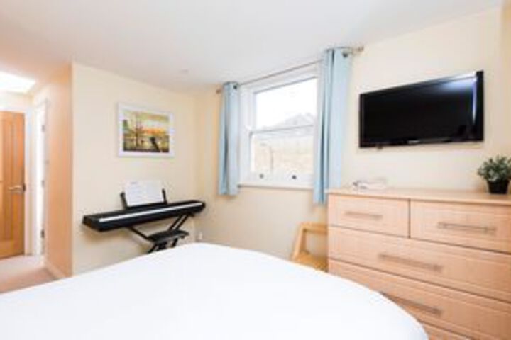 Room 8 of 25