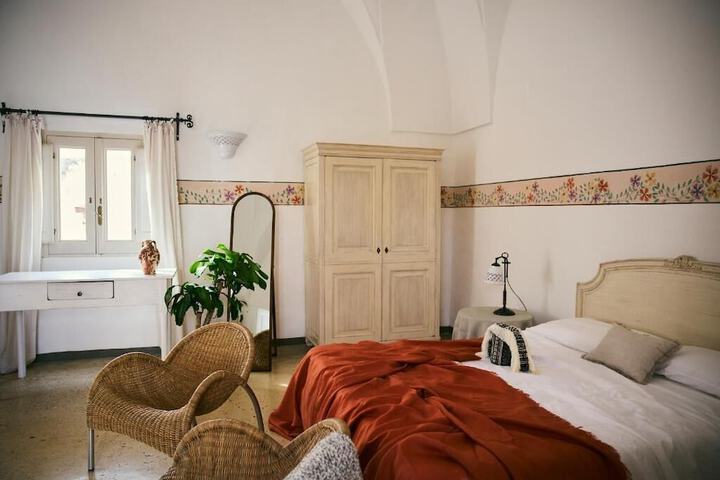 Room 9 of 132