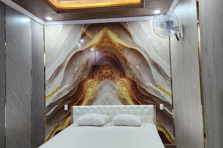 Room 12 of 42