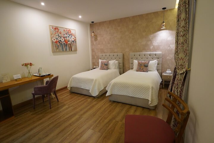 Room 36 of 106