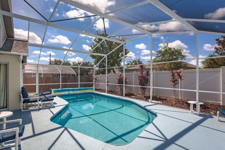 Pool 15 of 30