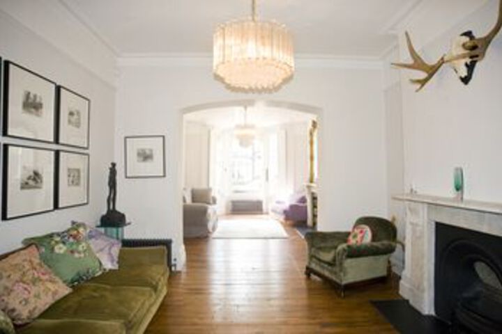 Room 12 of 18