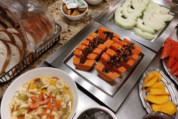 Dining 70 of 79
