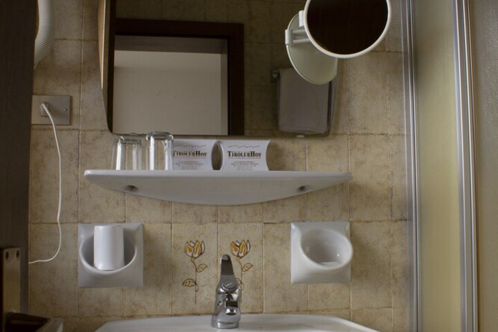 Room 15 of 54