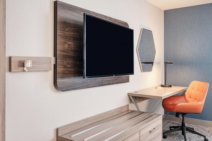 Room 15 of 60