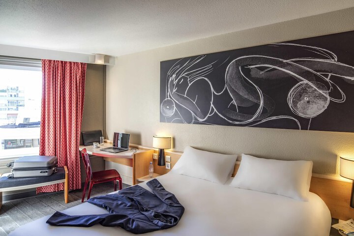 Room 18 of 49