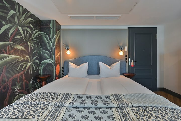 Room 63 of 134